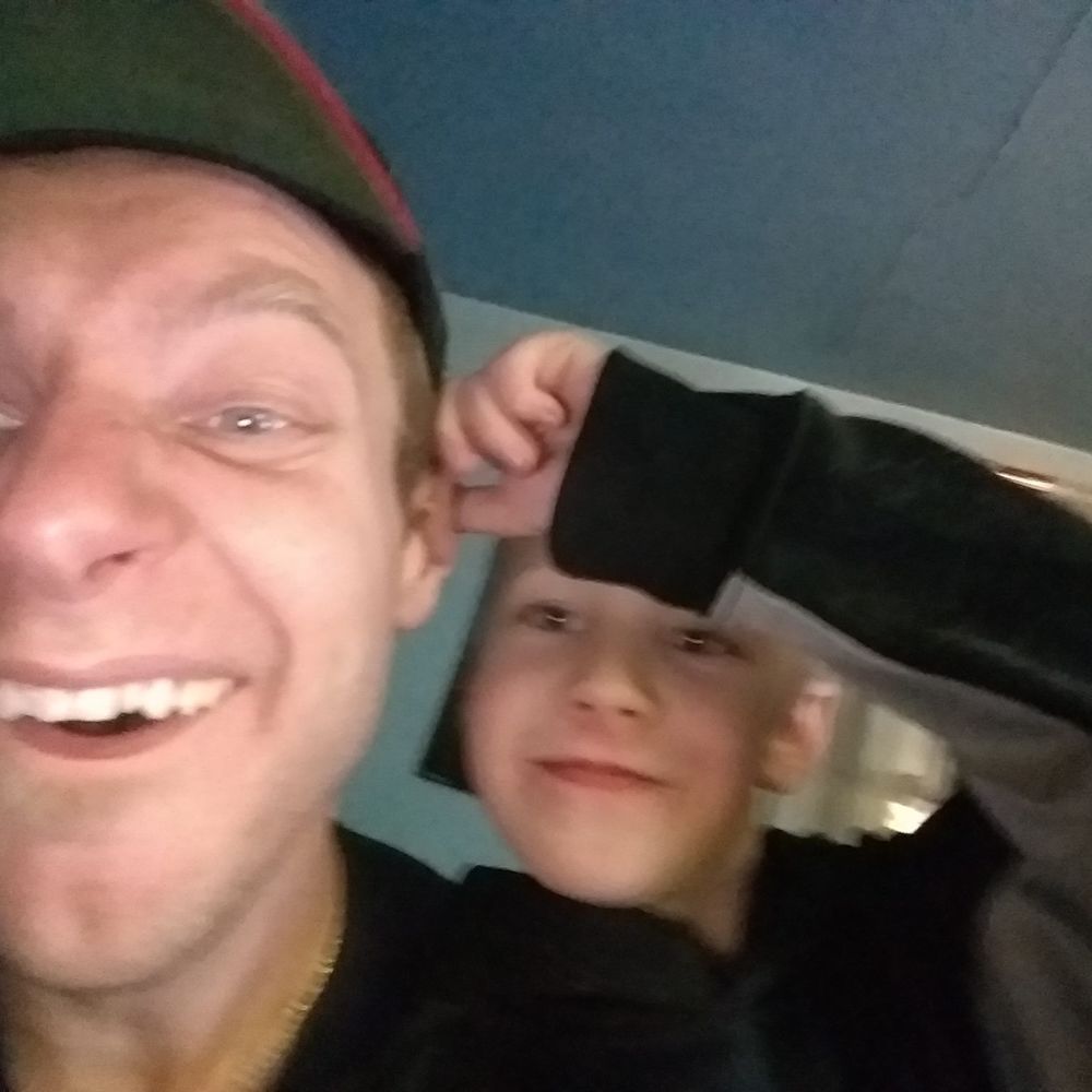 Meet your Posher, Awall